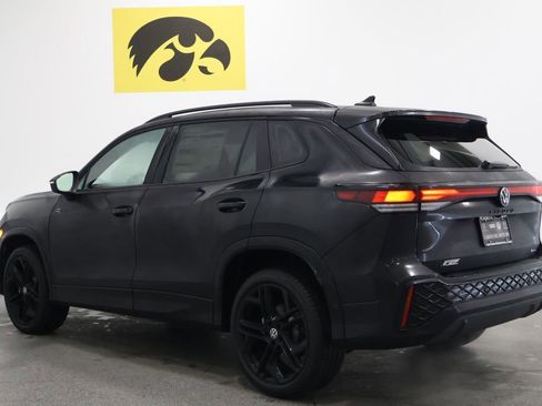 New 2026 Volkswagen Tiguan SE R-Line image 9