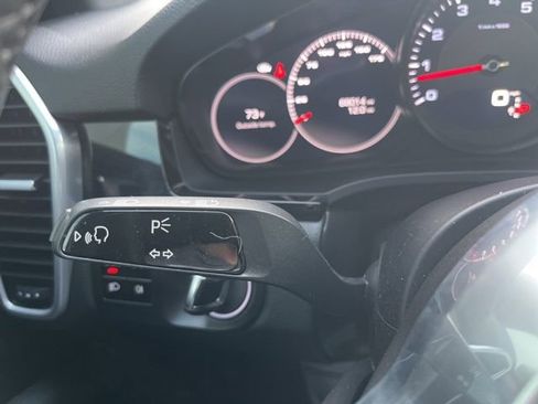 Used 2019 Porsche Cayenne image 17