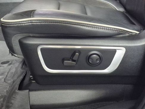 Used 2022 RAM 1500 Laramie AWD/4WD image 17