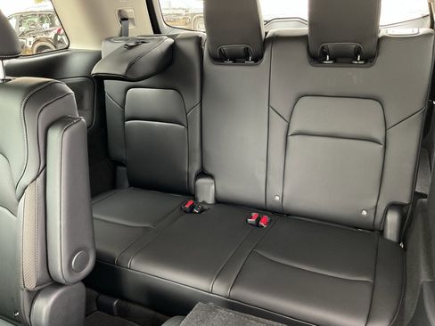 New 2026 Nissan Pathfinder SL image 16