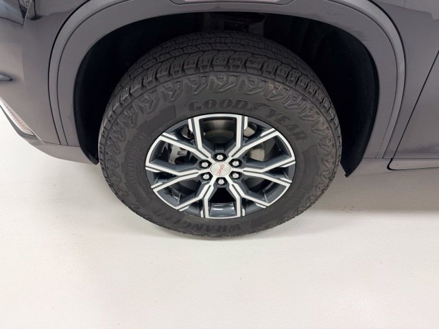 Used 2025 GMC Acadia AT4 AWD/4WD image 17
