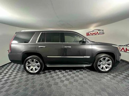 Used 2017 Cadillac Escalade Luxury AWD/4WD image 11