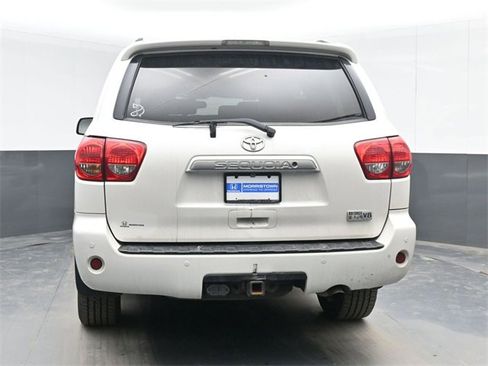 Used 2017 Toyota Sequoia Platinum image 9