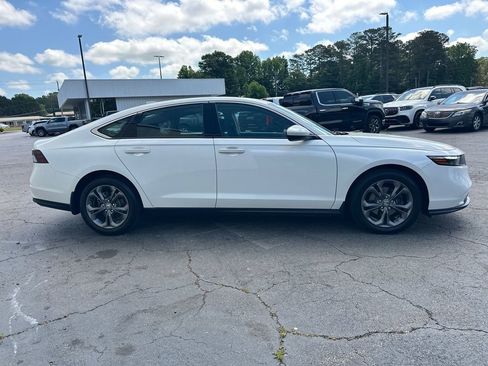 Used 2023 Honda Accord EX image 5