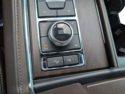 Used 2024 Ford Expedition King Ranch image 16