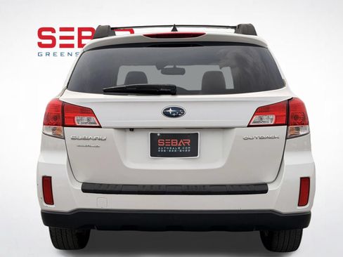 Used 2013 Subaru Outback 2.5i Limited w/ Moonroof Pkg AWD/4WD image 9