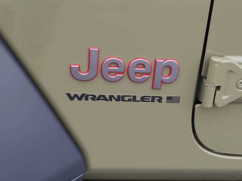 New 2026 Jeep Wrangler Unlimited Rubicon w/ Technology Group image 15