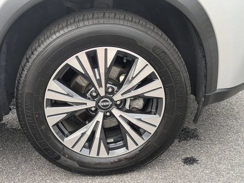 Used 2023 Nissan Rogue SV FWD image 12