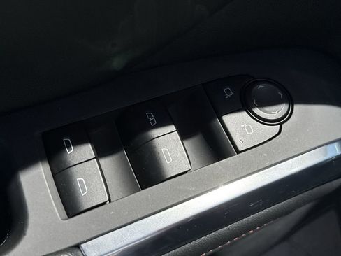 Used 2026 Chevrolet Traverse Z71 w/ LPO, Floor Liner Package AWD/4WD image 26