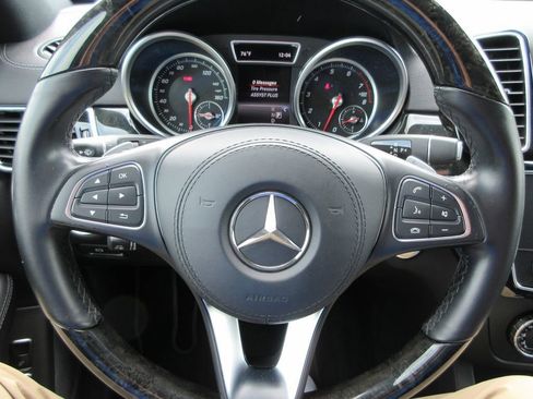 Used 2019 Mercedes-Benz GLS 450 4MATIC image 24