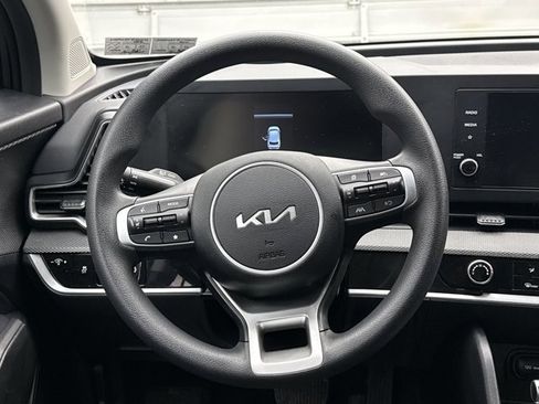 Used 2023 Kia Sportage LX image 12