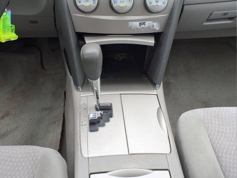 Used 2010 Toyota Camry LE FWD image 13
