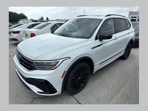 Used 2022 Volkswagen Tiguan SE R-Line AWD/4WD image 1