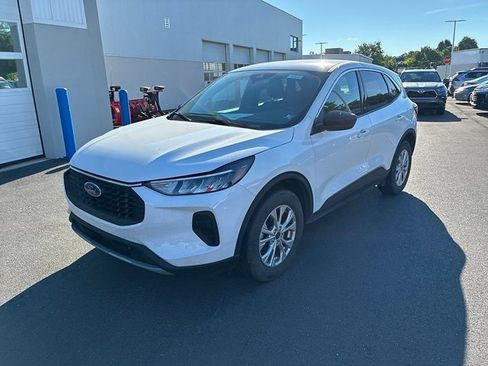 Used 2023 Ford Escape Active AWD/4WD image 16