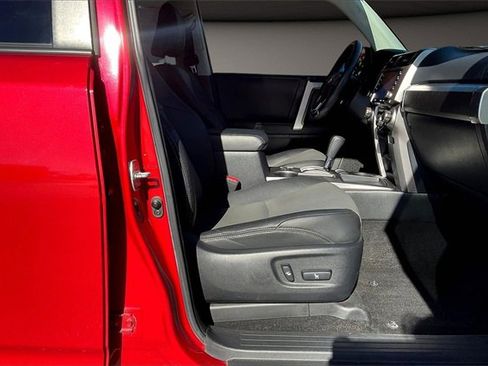 Used 2020 Toyota 4Runner SR5 image 7