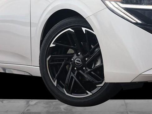 New 2026 Nissan Sentra SR FWD image 3