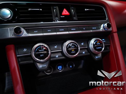 Used 2023 Genesis G70 2.0T w/ Sport Prestige Package RWD image 39