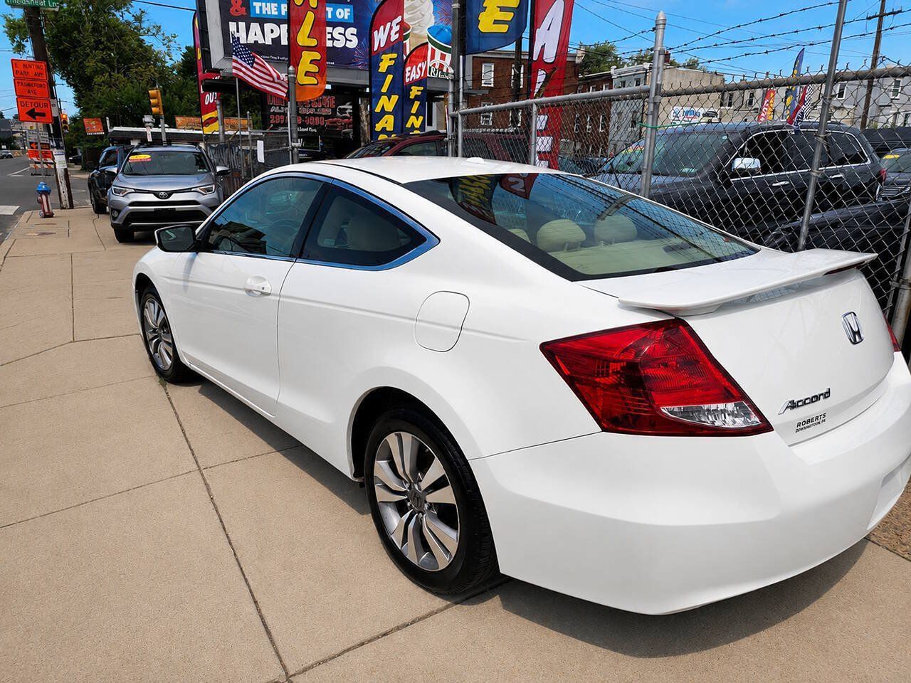 Used 2011 Honda Accord EX-L image 3