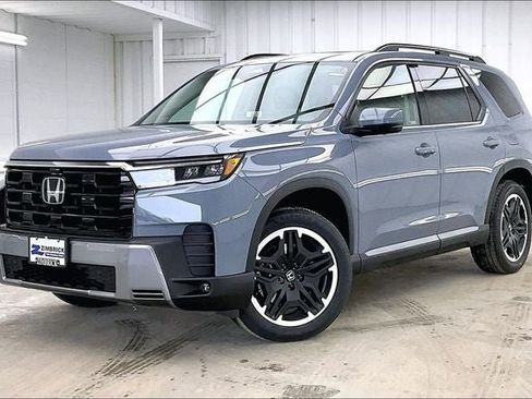 New 2026 Honda Pilot Touring image 2