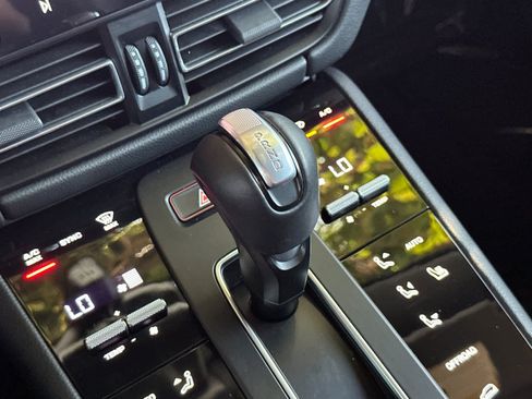 Certified 2023 Porsche Macan S AWD/4WD image 25