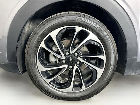 Used 2023 Chevrolet Bolt EUV Premier image 11