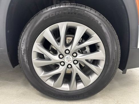 Used 2025 Buick Enclave Preferred FWD image 35