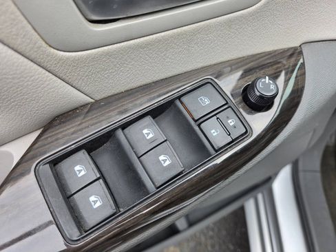Used 2015 Toyota Sienna XLE FWD image 12