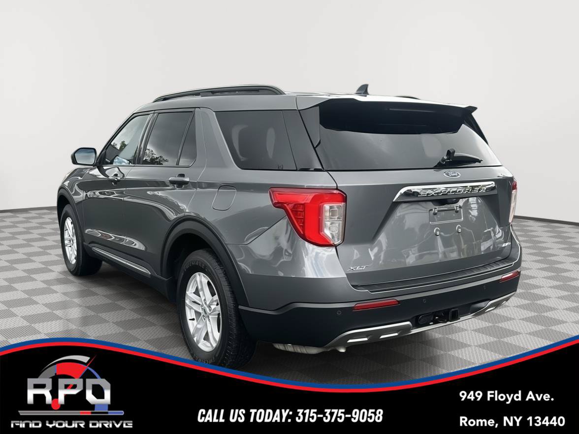 Used 2022 Ford Explorer XLT w/ Equipment Group 202A AWD/4WD image 3