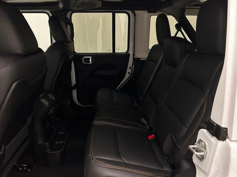 New 2026 Jeep Wrangler Unlimited Sahara AWD/4WD image 14
