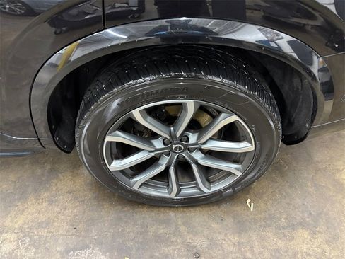 Used 2017 Volvo XC90 T6 Momentum w/ Vision Package image 36