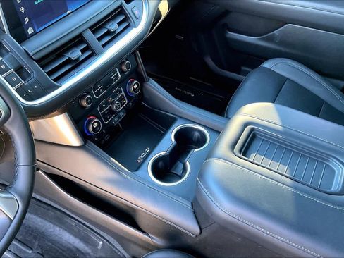 Used 2023 Chevrolet Tahoe Z71 w/ Luxury Package image 16