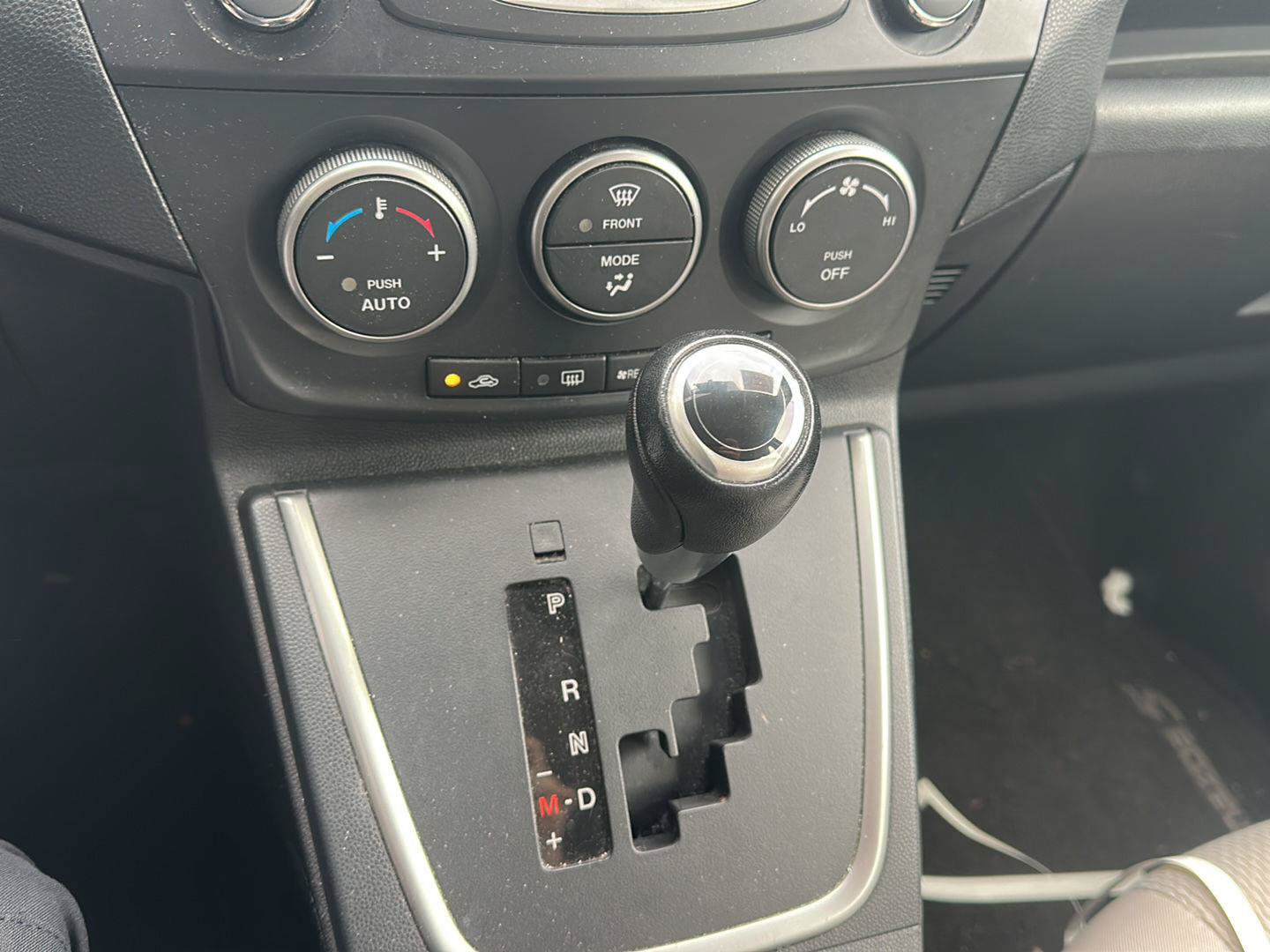 Used 2014 MAZDA MAZDA5 Touring FWD image 13