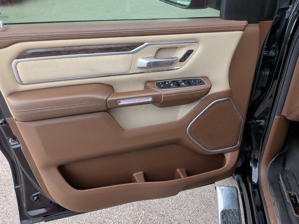 Used 2020 RAM 1500 Laramie RWD image 10