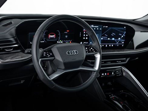 Certified 2025 Audi Q5 Premium w/ Convenience Package AWD/4WD image 10