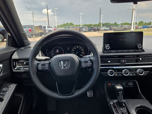 Used 2025 Honda Civic Sport image 26