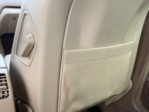 Used 2008 Mercedes-Benz C 300 Luxury w/ P1 Pkg image 33