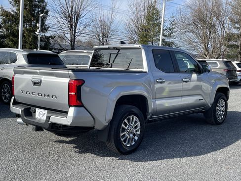 Used 2024 Toyota Tacoma Limited w/ Limited Package (LT) image 4