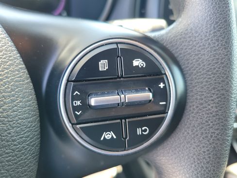 Used 2024 Kia Soul LX w/ Option Group 015 FWD image 23