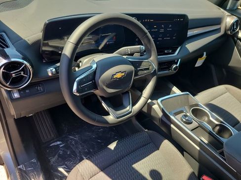 New 2026 Chevrolet Equinox LT w/ Safety and Technology Package FWD image 17