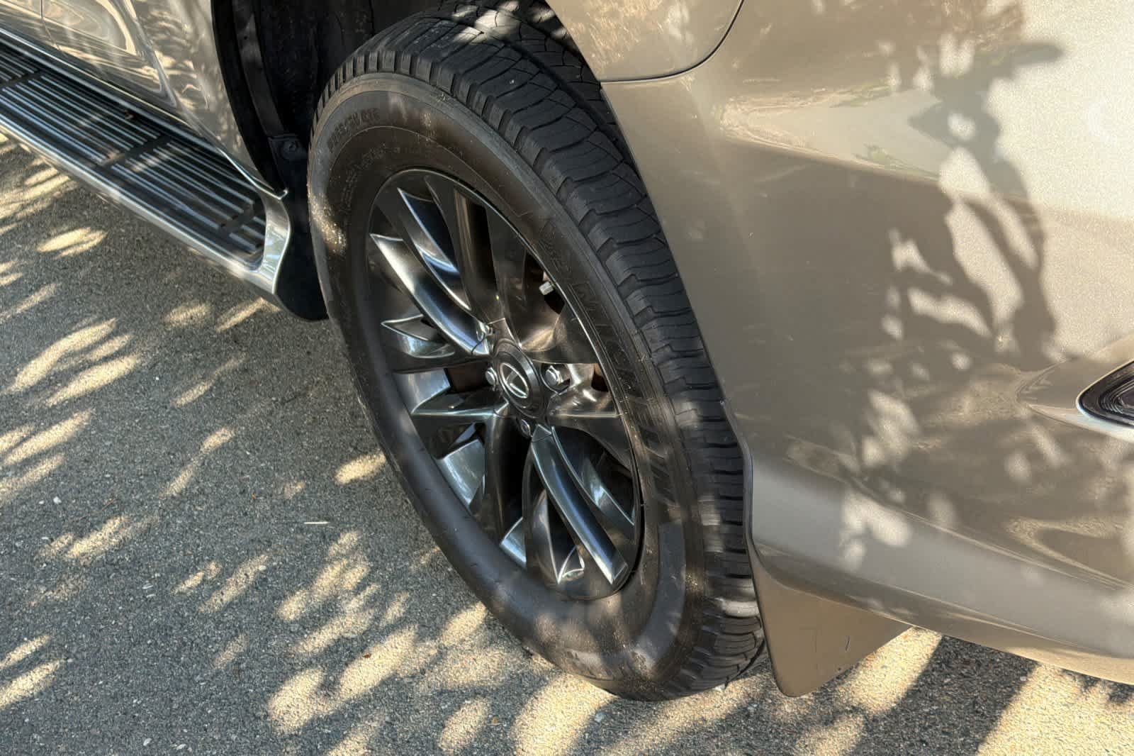 Used 2021 Lexus GX 460 Premium w/ Premium Package AWD/4WD image 17