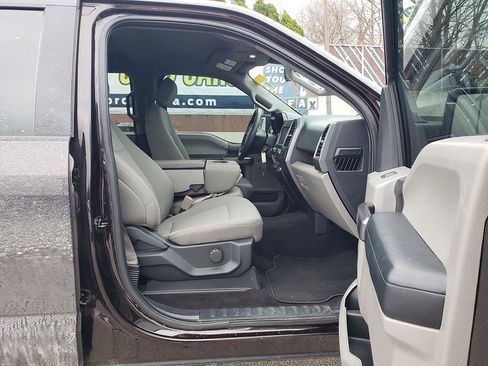 Used 2020 Ford F150 XLT image 9