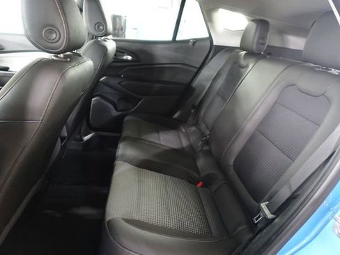 Used 2025 Chevrolet Trax LT image 19