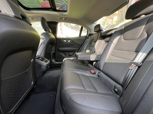 Used 2023 Volvo S60 B5 Ultimate image 24