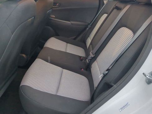 Used 2023 Hyundai Kona SE image 18