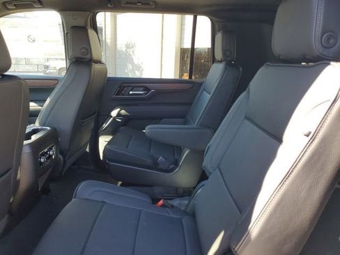 New 2026 GMC Yukon XL Denali w/ Sun & Power Step Package AWD/4WD image 11