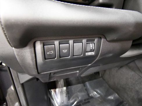 Used 2025 Subaru Ascent Touring AWD/4WD image 18