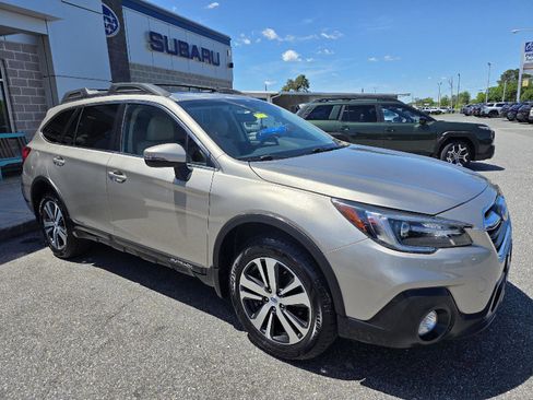 Used 2019 Subaru Outback 2.5i Limited w/ Protection Package #1 AWD/4WD image 3