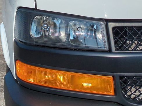 Used 2025 Chevrolet Express 2500 w/ Driver Convenience Package image 10