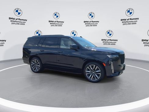 Used 2023 Cadillac Escalade Sport Platinum AWD/4WD image 2