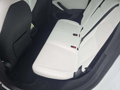 Used 2026 Tesla Model Y Long Range AWD/4WD image 9
